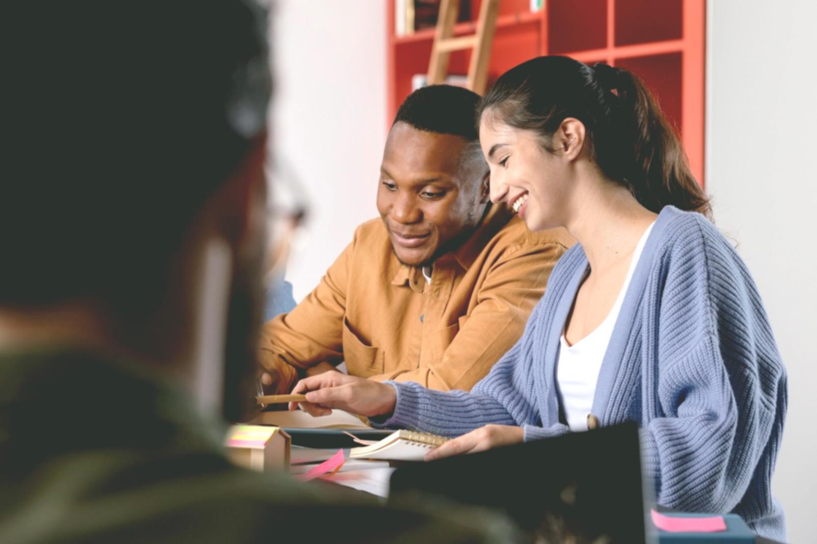 投資分析の様子